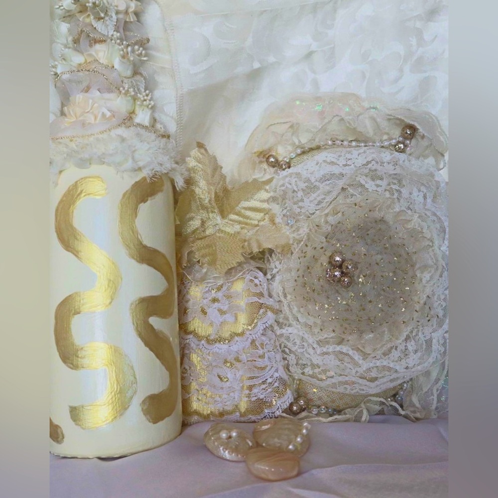 Hand Crafted Glass Bottles Eternal Glory Pillow Set Vanilla - Picture 10 of 11